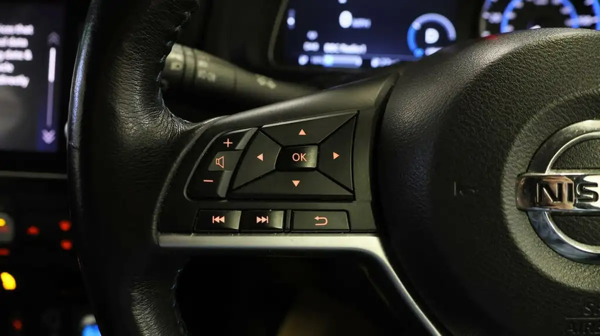 2020-nissan-leaf-e-n-connecta-big-22