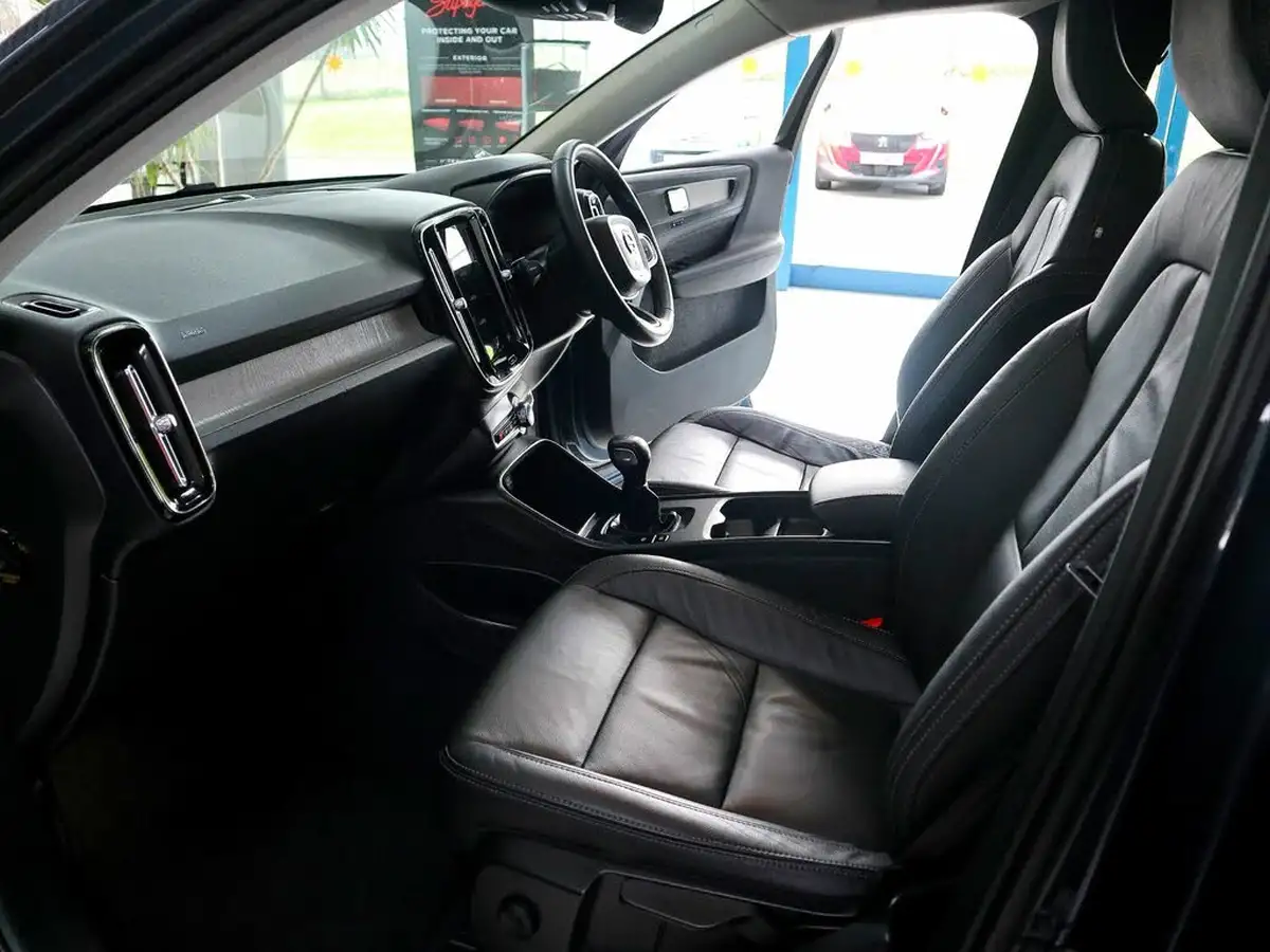 2022-volvo-xc40-15-t3-inscription-big-3