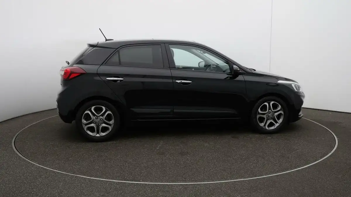 2020-hyundai-i20-12-premium-se-nav-big-8