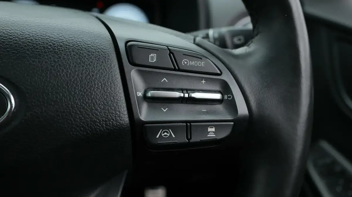 2021-hyundai-kona-e-ultimate-big-27