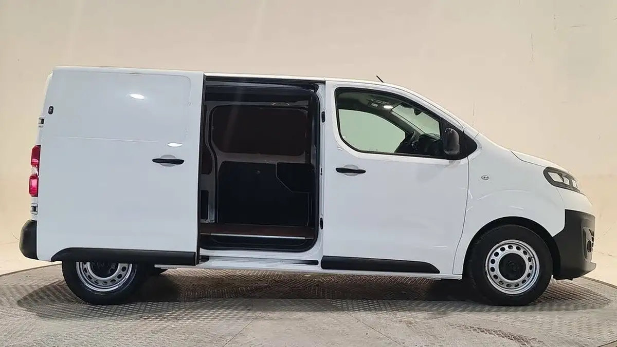 2022-vauxhall-vivaro-15td-2900-l1h1-dynamic-big-27