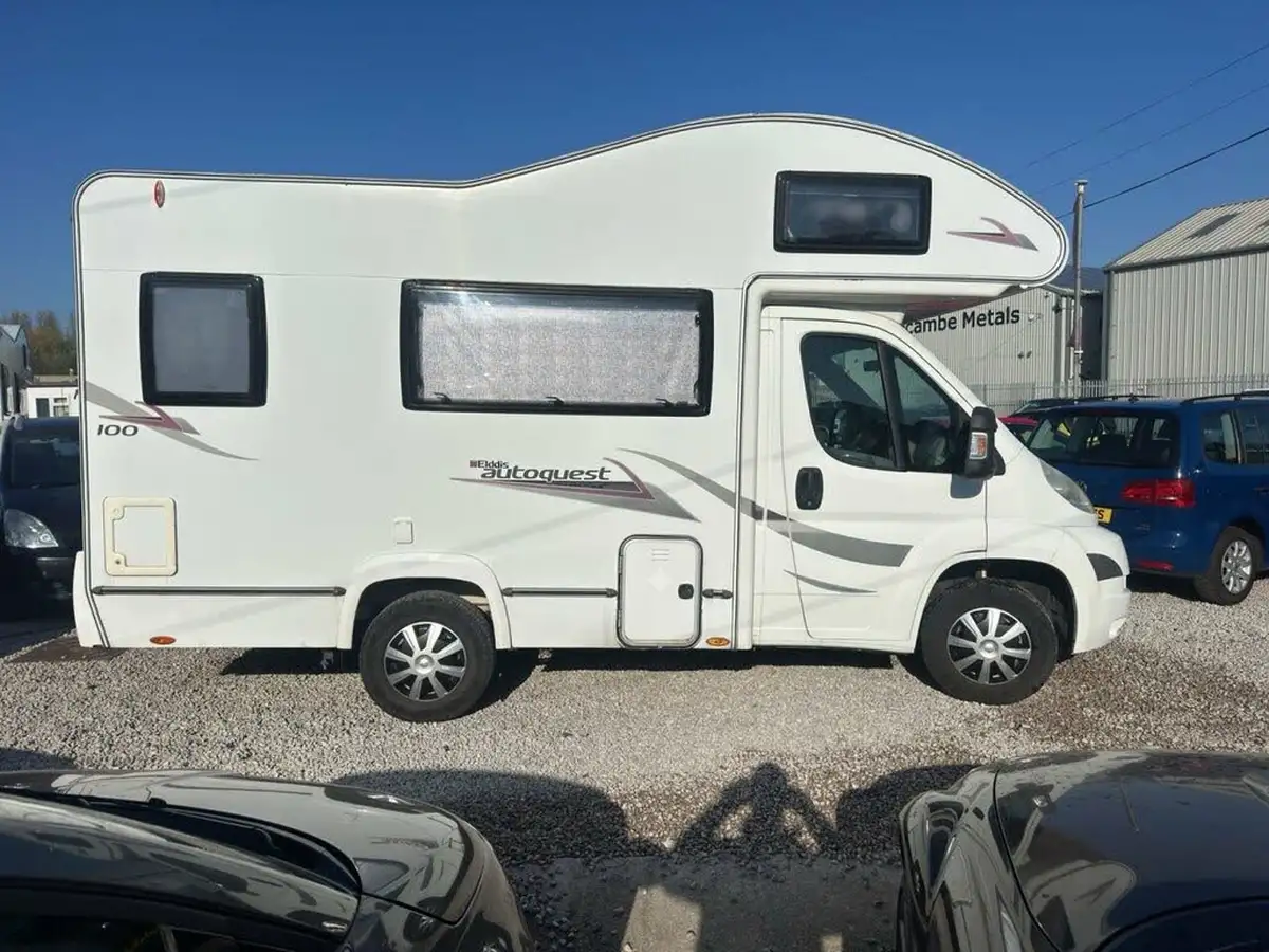 2010-peugeot-boxer-22td-330-swb-100-chassis-cab-big-13