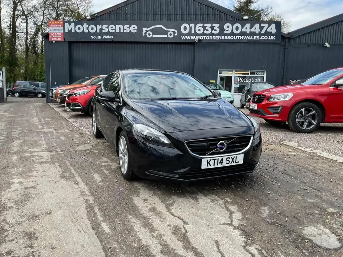 2014-volvo-v40-16td-d2-se-lux-big-42