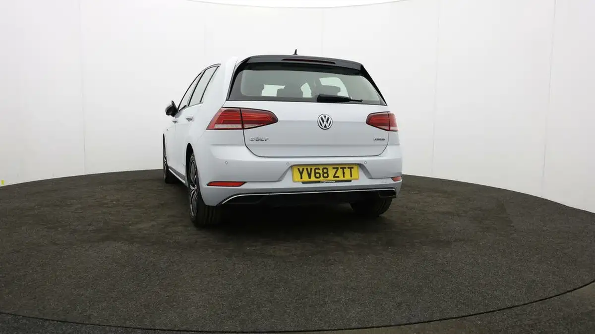 2019-volkswagen-golf-15-tsi-se-130ps-ss-hatchback-5d-big-23