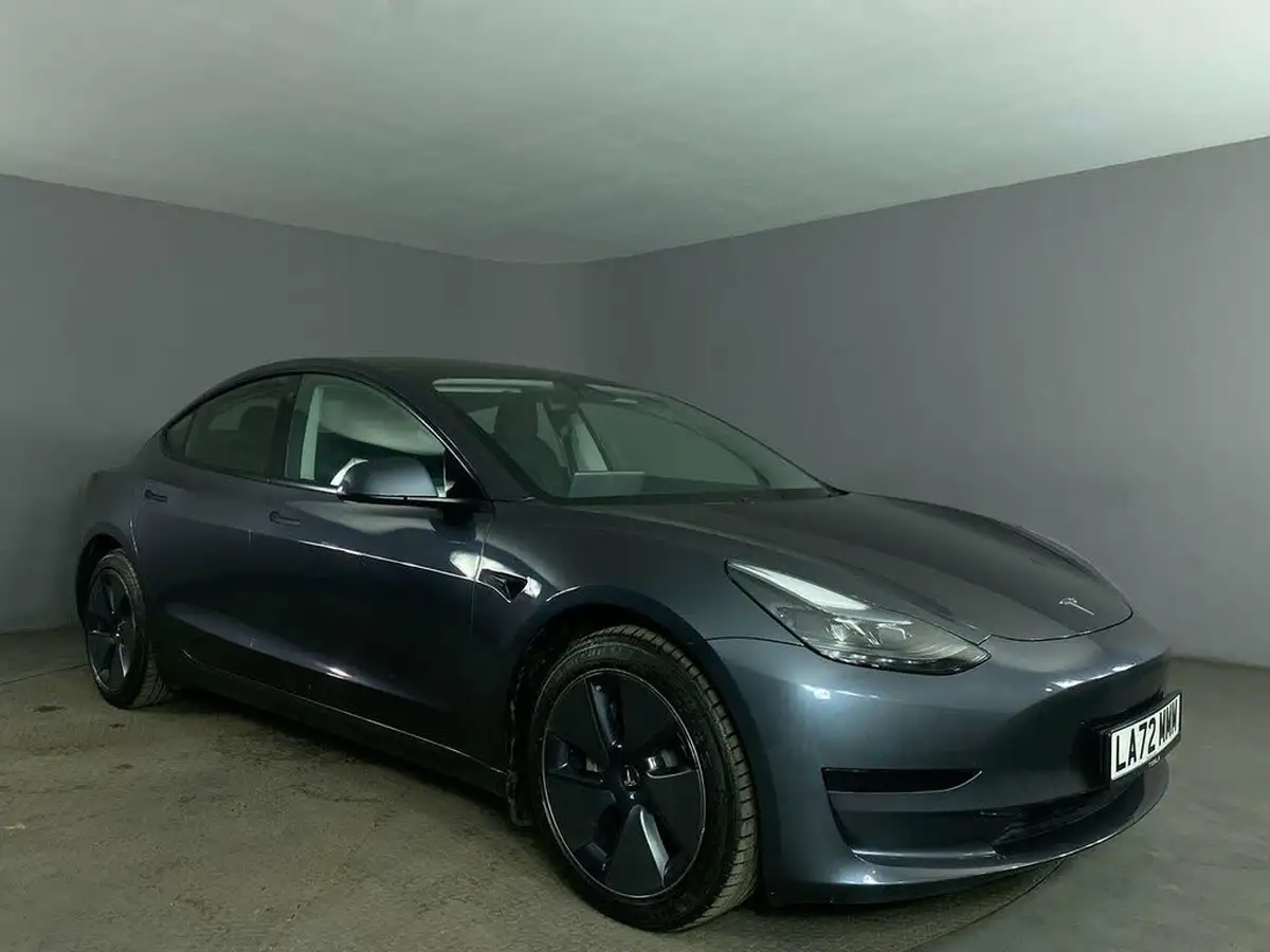 2022-tesla-model-3-e-rwd-big-0