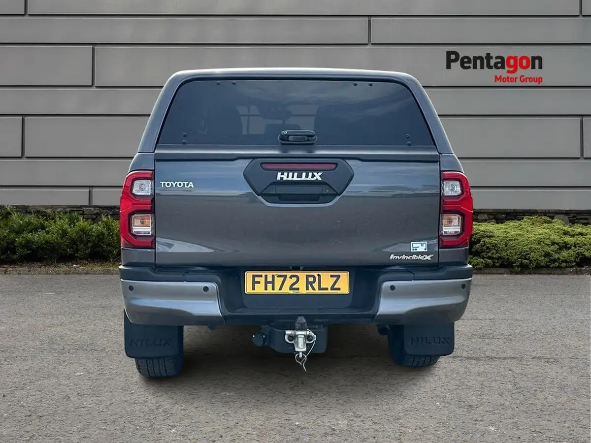 2023-toyota-hi-lux-28d-4d-invincible-x-2754cc-auto-big-13