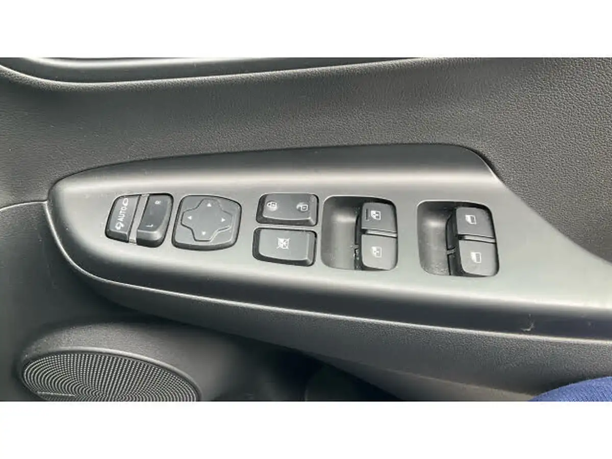 2022-hyundai-kona-e-premium-136ps-39kwh-big-30