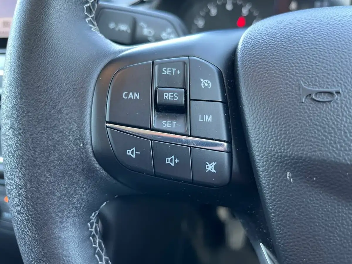 2023-ford-fiesta-10t-titanium-125ps-hybrid-mhev-big-21
