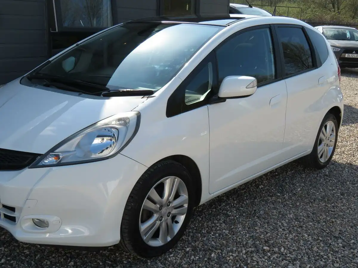 2013-honda-jazz-14-ex-cvt-big-25