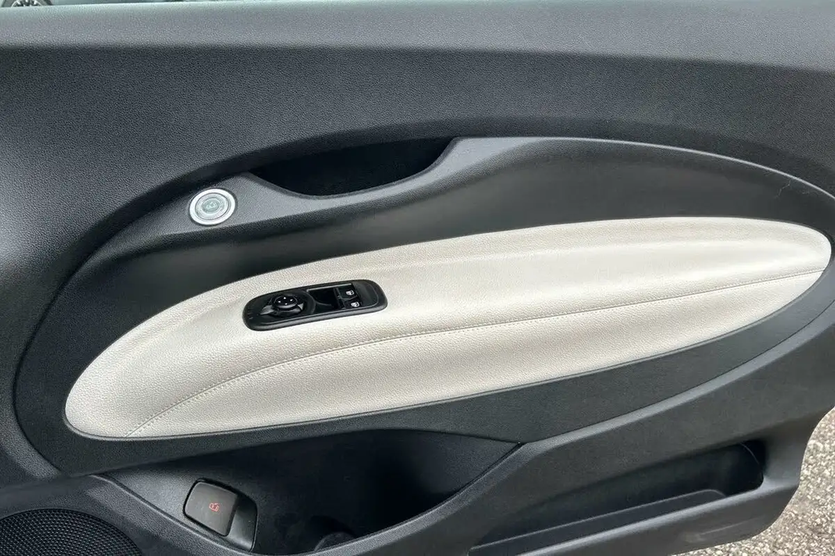 2021-fiat-500-e-la-prima-big-30