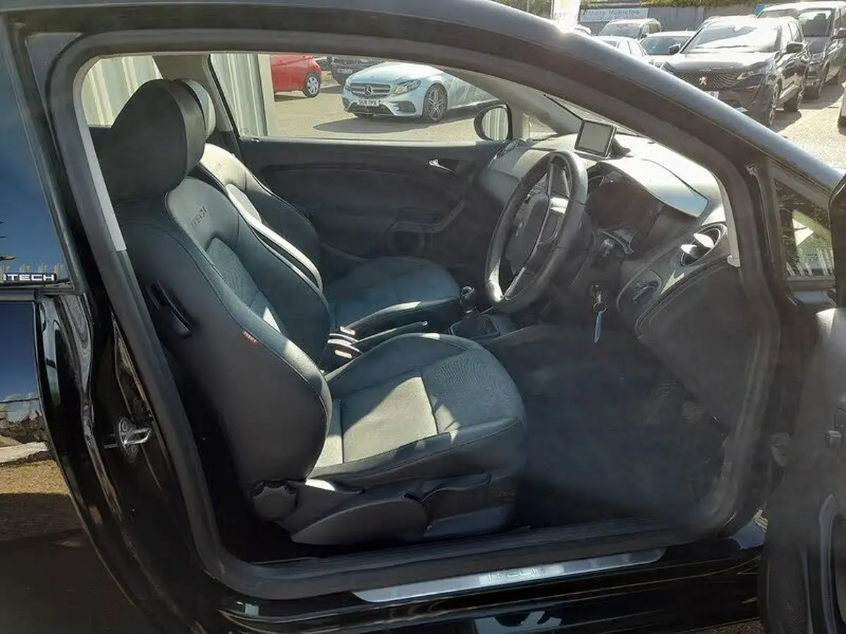 2015-seat-ibiza-12-i-tech-sportcoupe-3d-big-8