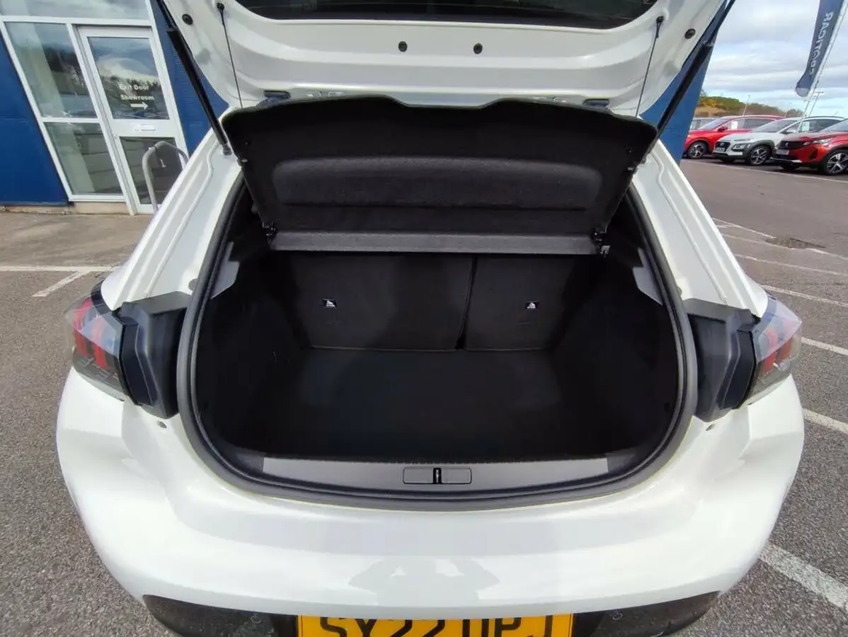 2022-peugeot-208-12-puretech-allure-premium-100bhp-big-4