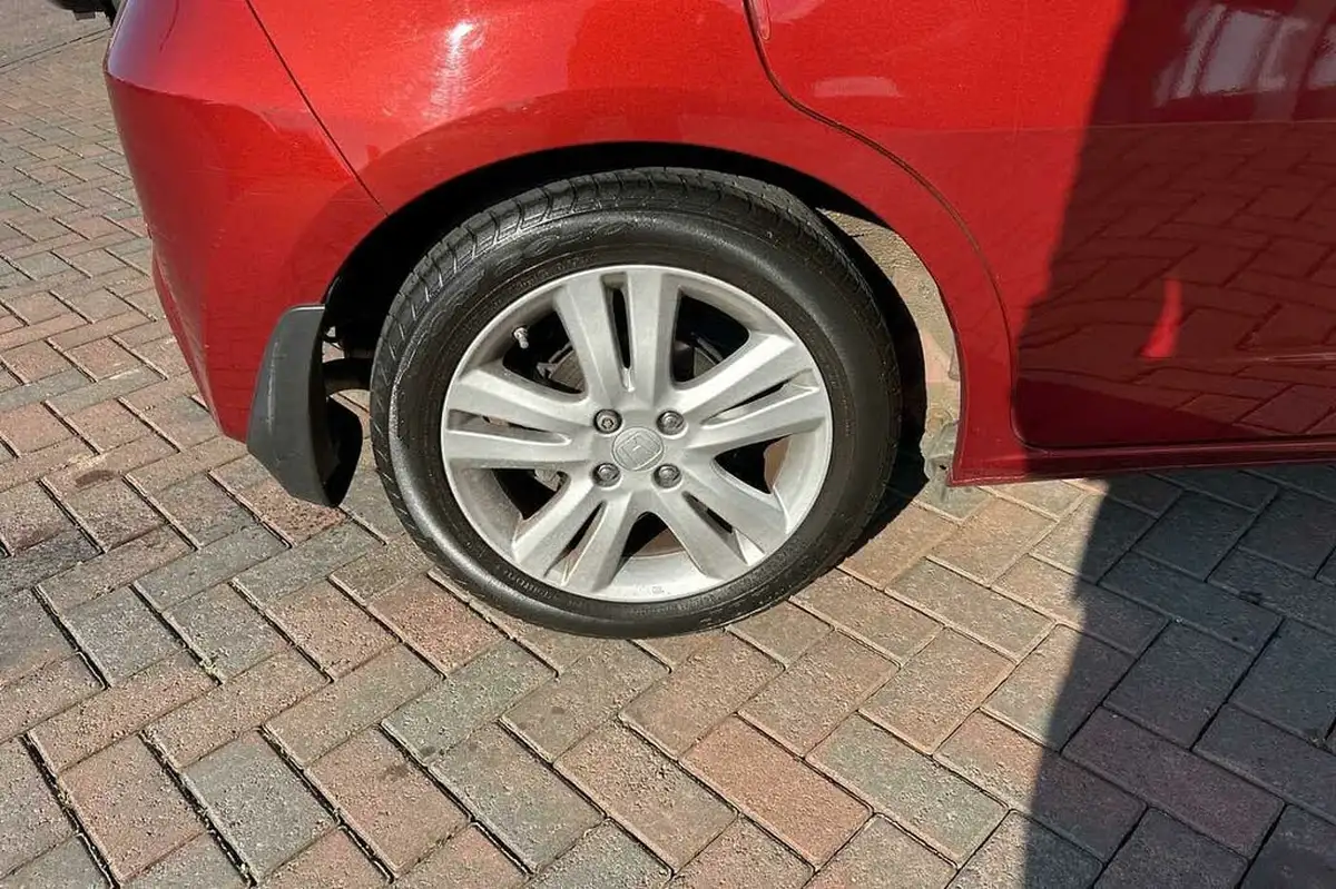 2014-honda-jazz-14-es-plus-cvt-big-8