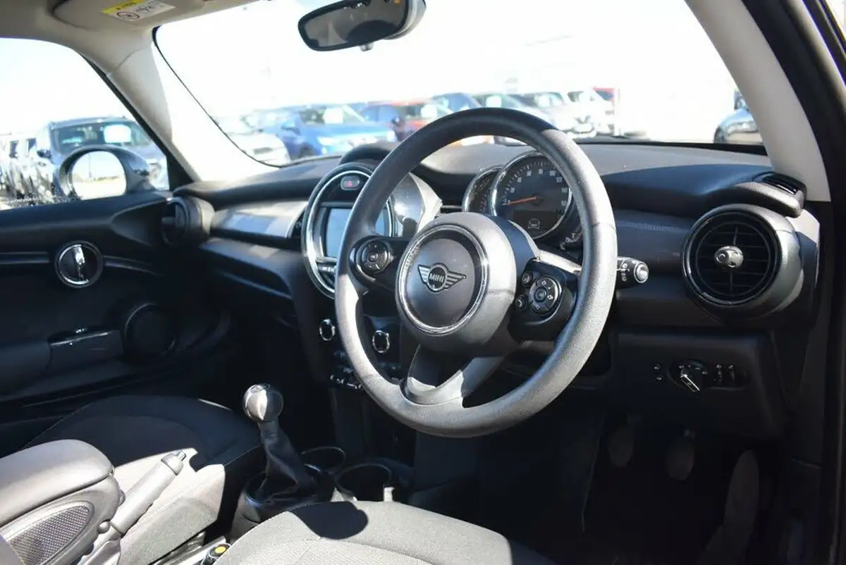 2018-mini-cooper-15-cooper-classic-ss-hatchback-3d-big-15
