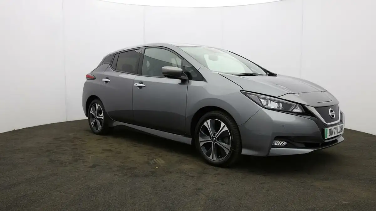 2021-nissan-leaf-e-tekna-big-39