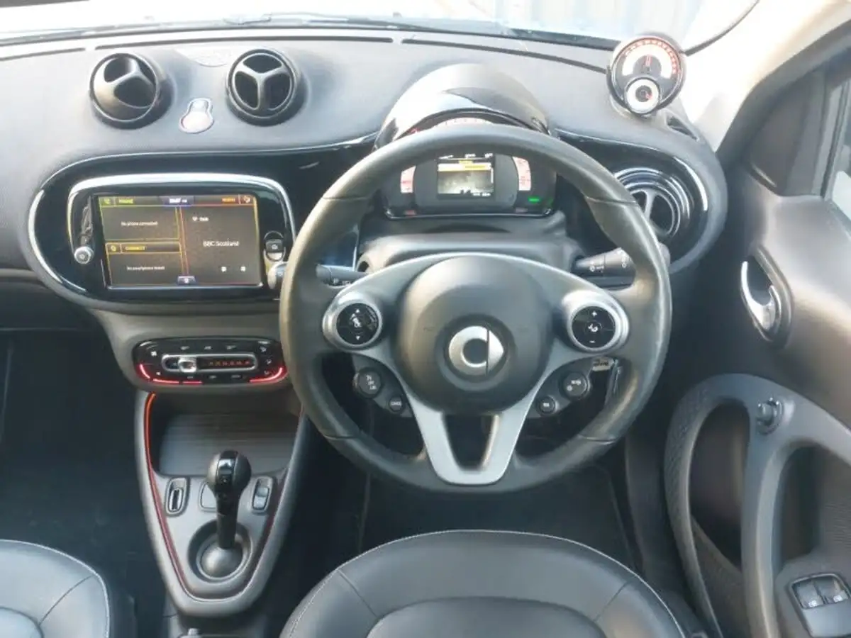2022-smart-forfour-eq-exclusive-big-6