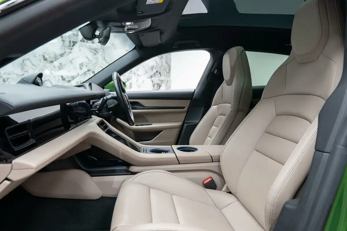2021-porsche-taycan-e-4s-cross-turismo-awd-big-12