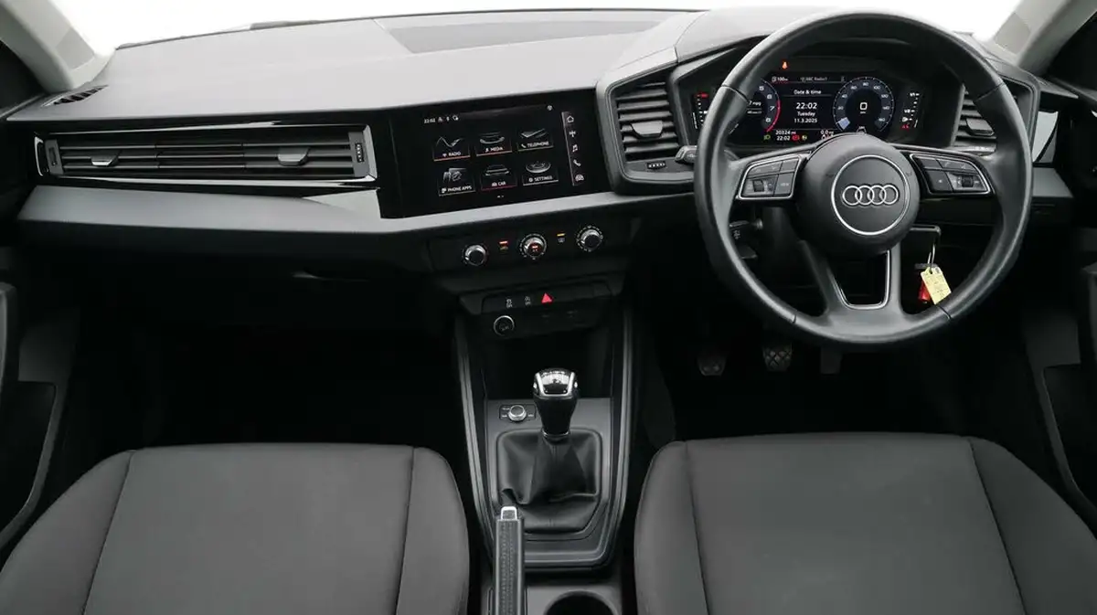 2022-audi-a1-10-30-tfsi-technik-big-13