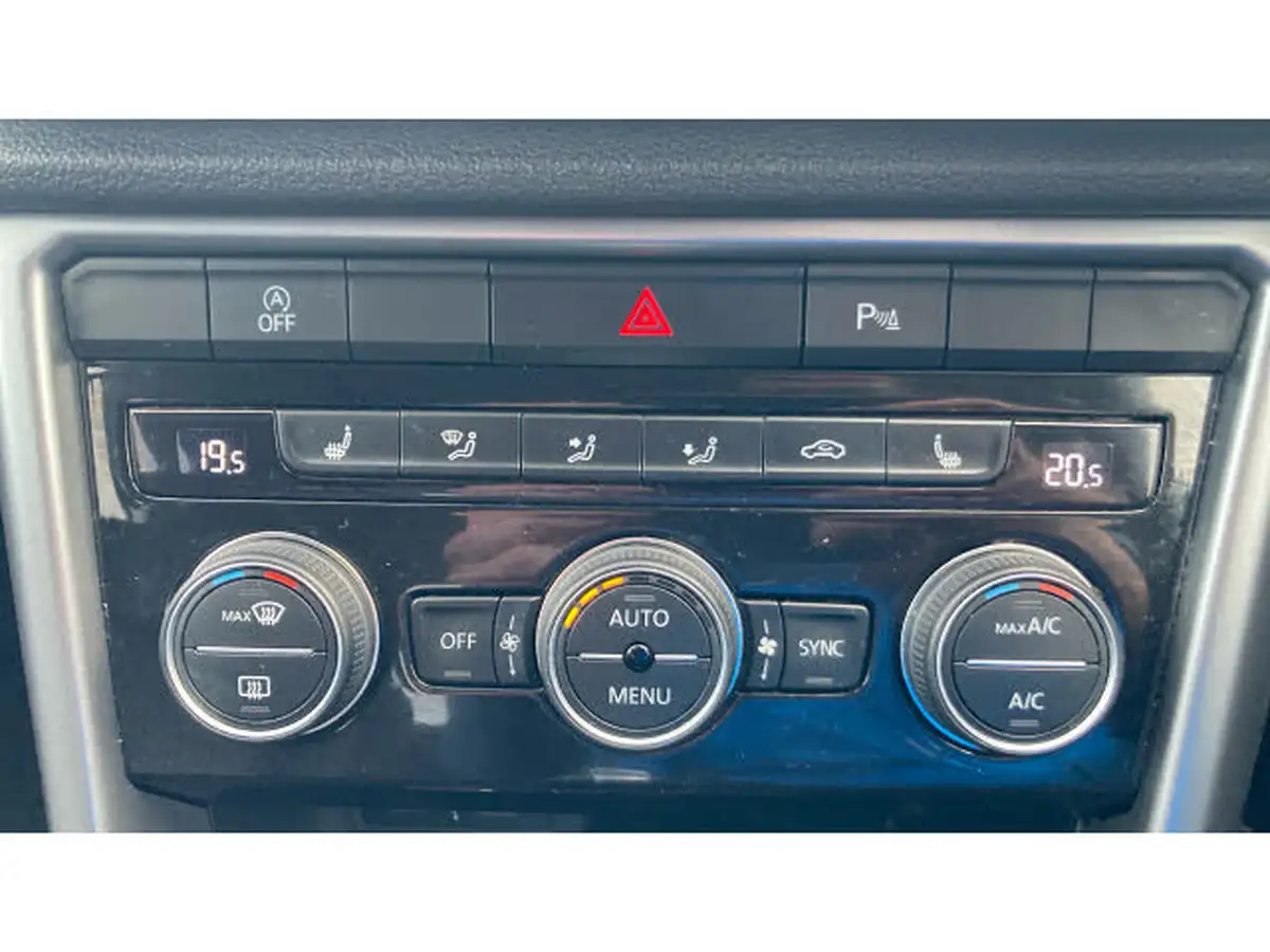 2021-volkswagen-t-roc-15-tsi-active-hatchback-5d-dsg-big-12