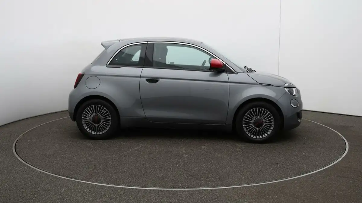 2022-fiat-500-e-red-93bhp-big-38