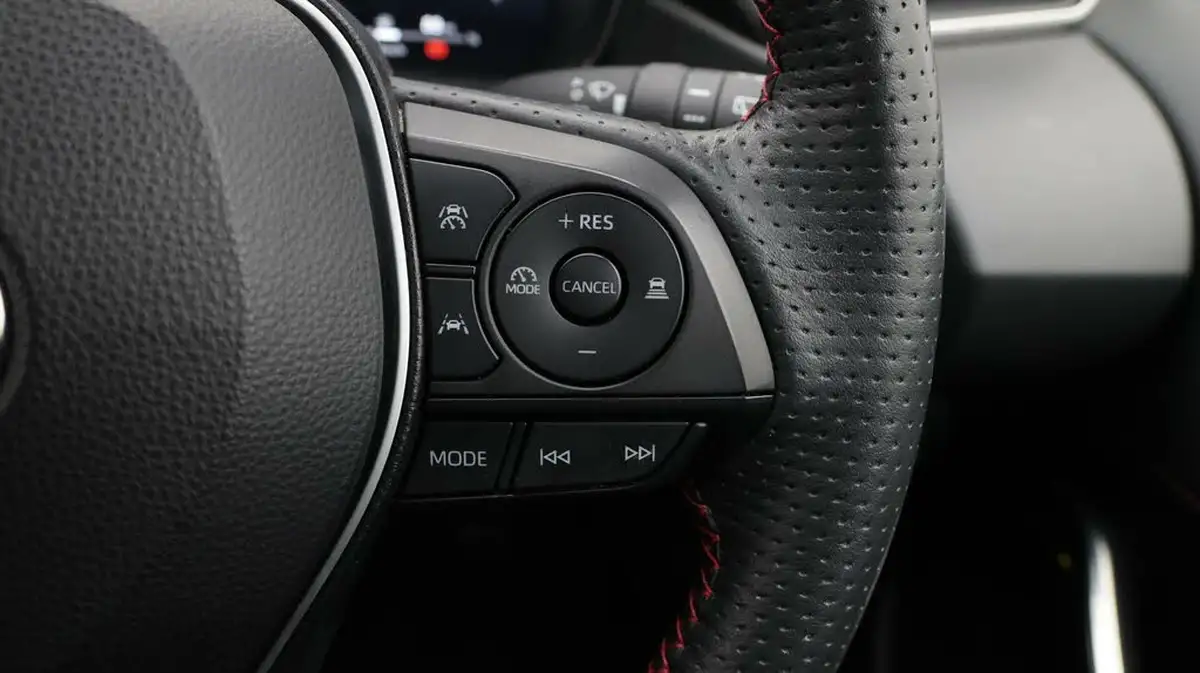 2023-toyota-corolla-18-vvt-i-gr-sport-138bhp-hatchback-big-25