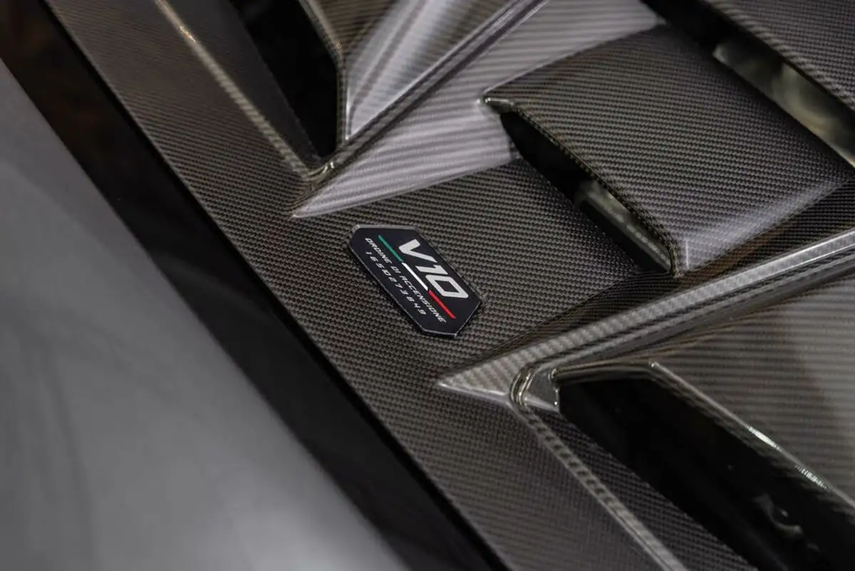 2023-lamborghini-huracan-52-tecnica-big-35