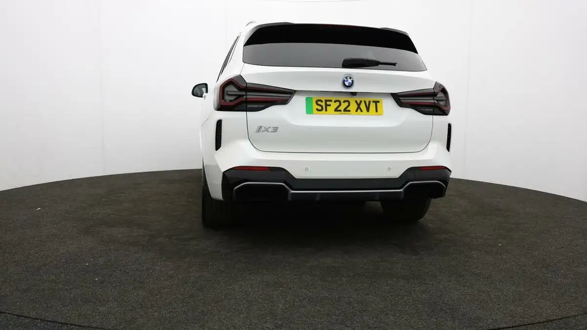2022-bmw-ix3-e-m-sport-big-35