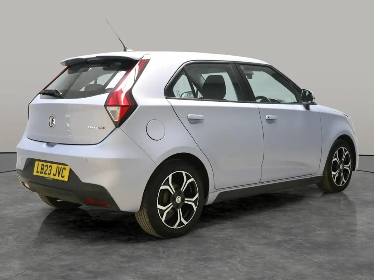 2023-mg-mg3-15-vti-tech-exclusive-nav-big-10