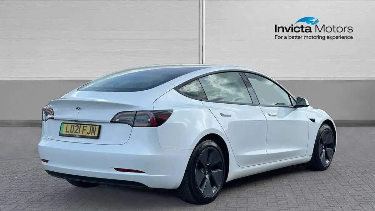 2021-tesla-model-3-e-standard-plus-big-2