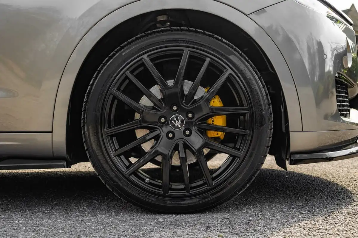 2022-maserati-levante-20-gt-big-29