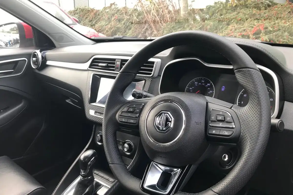 2020-mg-zs-suv-10t-gdi-exclusive-111ps-big-24