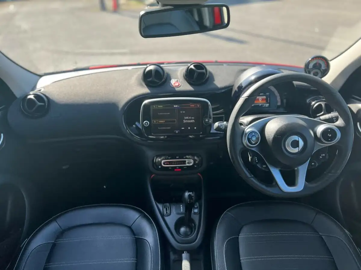 2022-smart-forfour-eq-exclusive-big-38