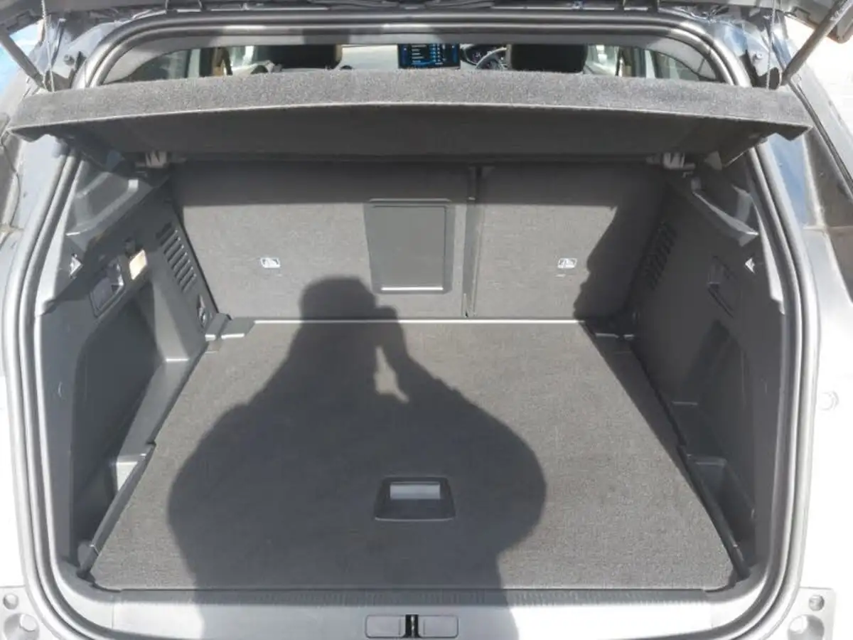 2024-peugeot-3008-suv-12-puretech-gt-136ps-hybrid-e-dsc6-big-7