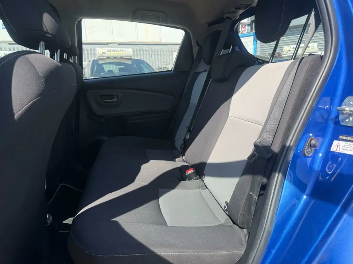 2017-toyota-yaris-15-vvt-i-icon-navi-hybrid-big-49