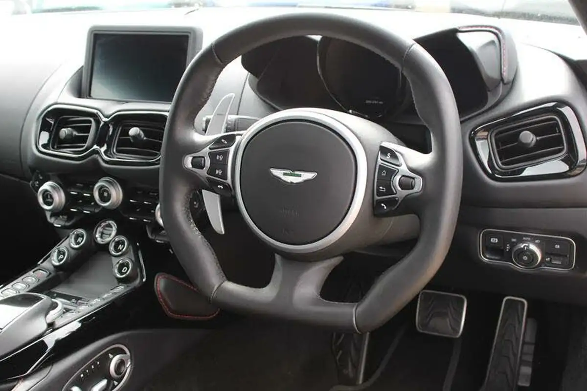 2024-aston-martin-vantage-40-v8-vantage-coupe-auto-big-10