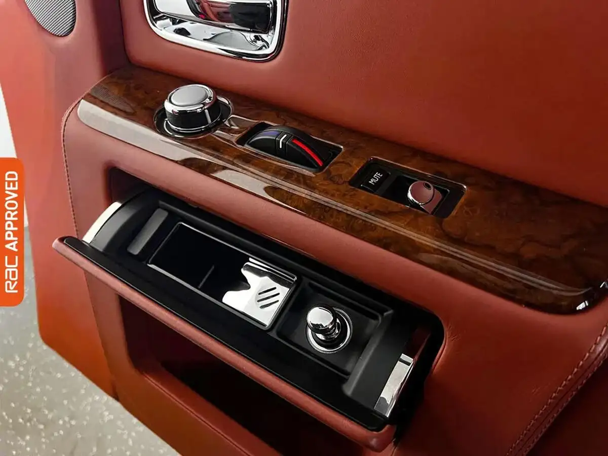 2012-rolls-royce-phantom-67-big-37