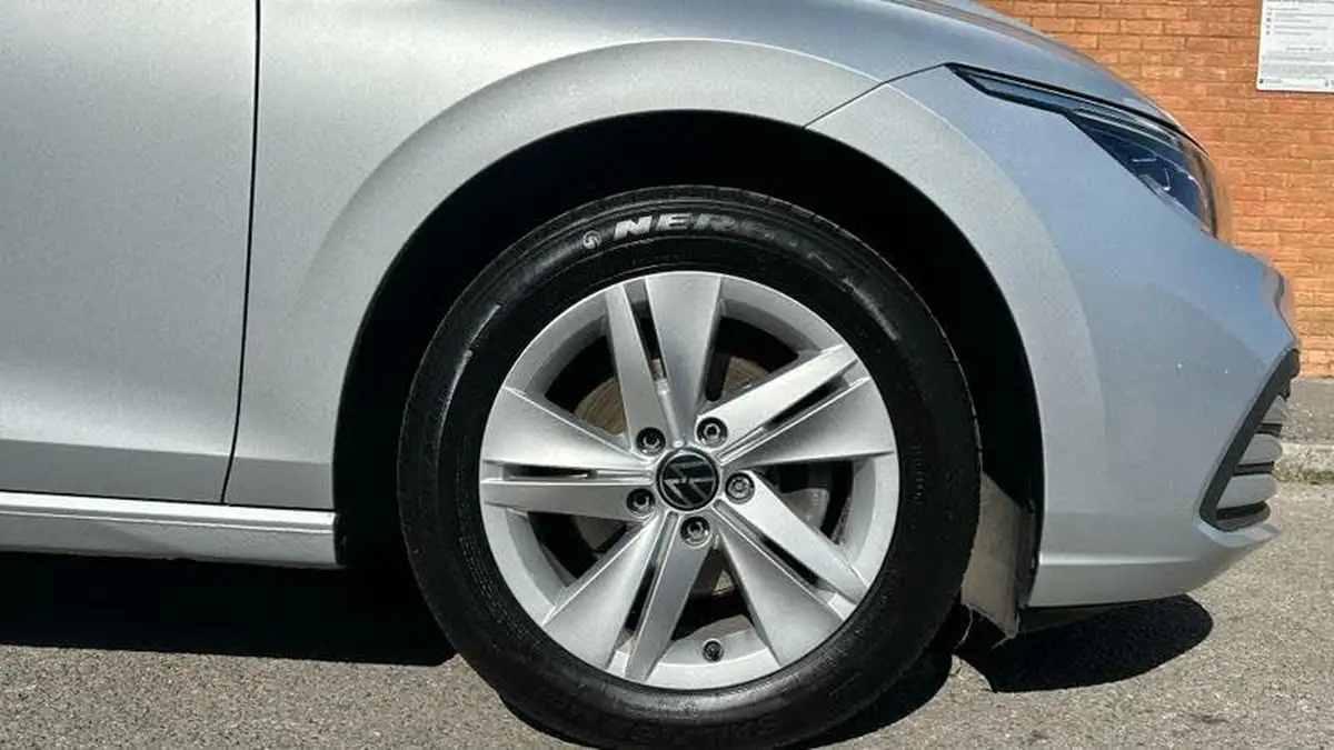 2020-volkswagen-golf-15-tsi-life-150ps-hatchback-big-4