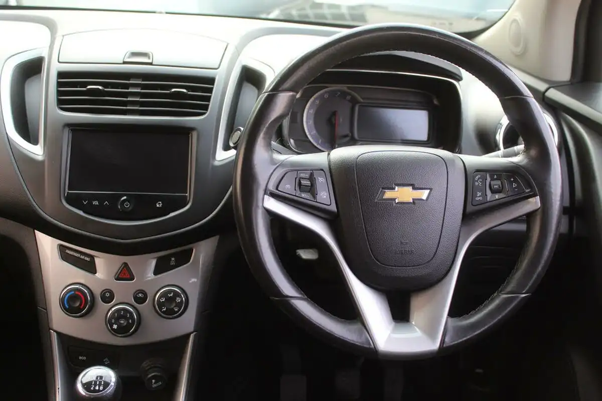 2013-chevrolet-trax-14-lt-big-17