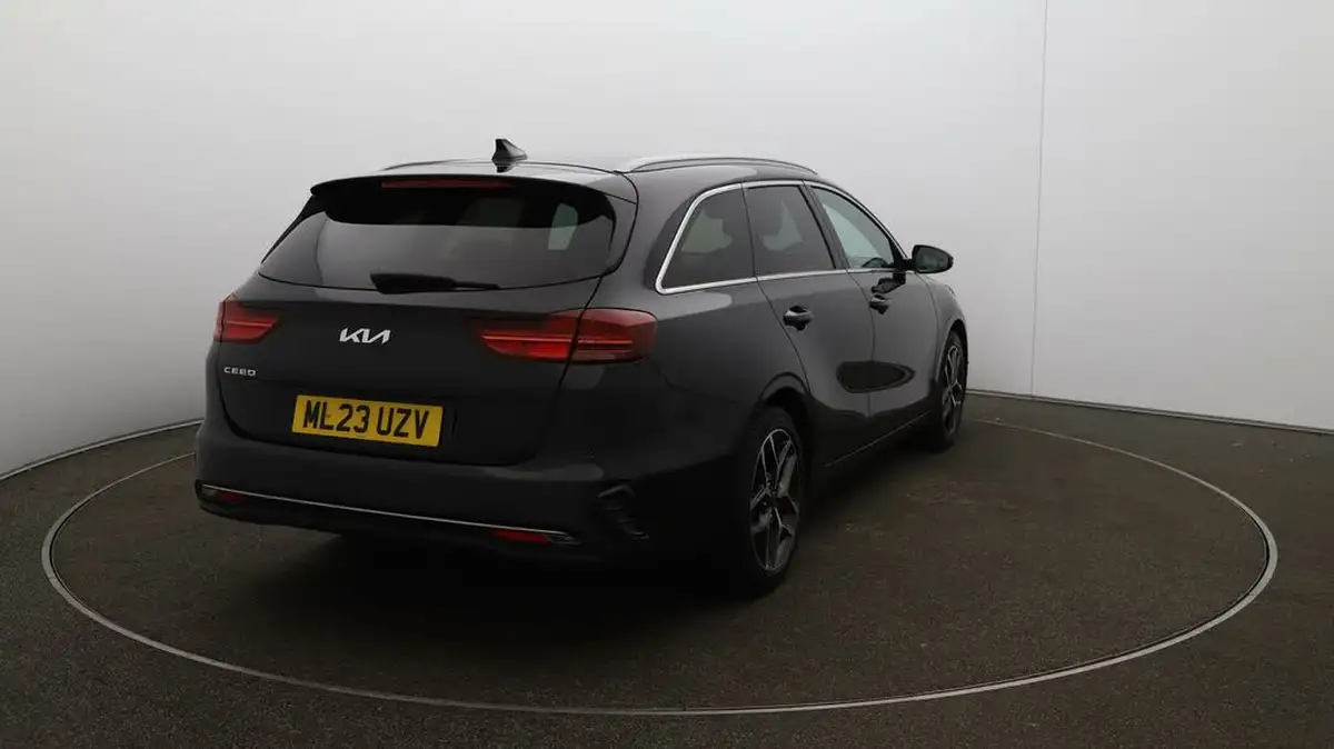 2022-kia-ceed-15-t-gdi-3-sportswagon-big-45