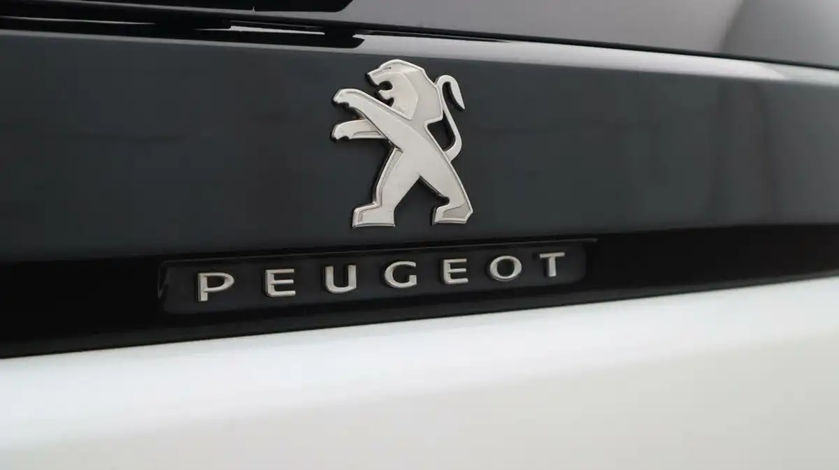 2020-peugeot-5008-suv-12-puretech-allure-big-24