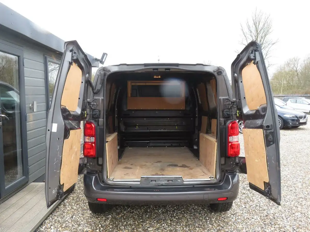 2019-peugeot-expert-20-bluehdi-professional-standard-1400-20bluehdi-eu6-panel-big-11