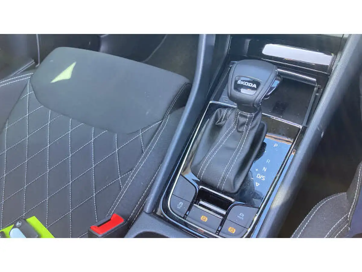 2024-skoda-karoq-15-tsi-sportline-big-13
