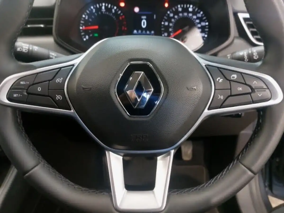 2022-renault-clio-10-tce-iconic-edition-big-15