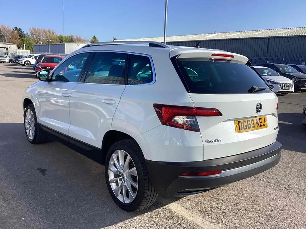 2019-skoda-karoq-10-tsi-se-l-big-1