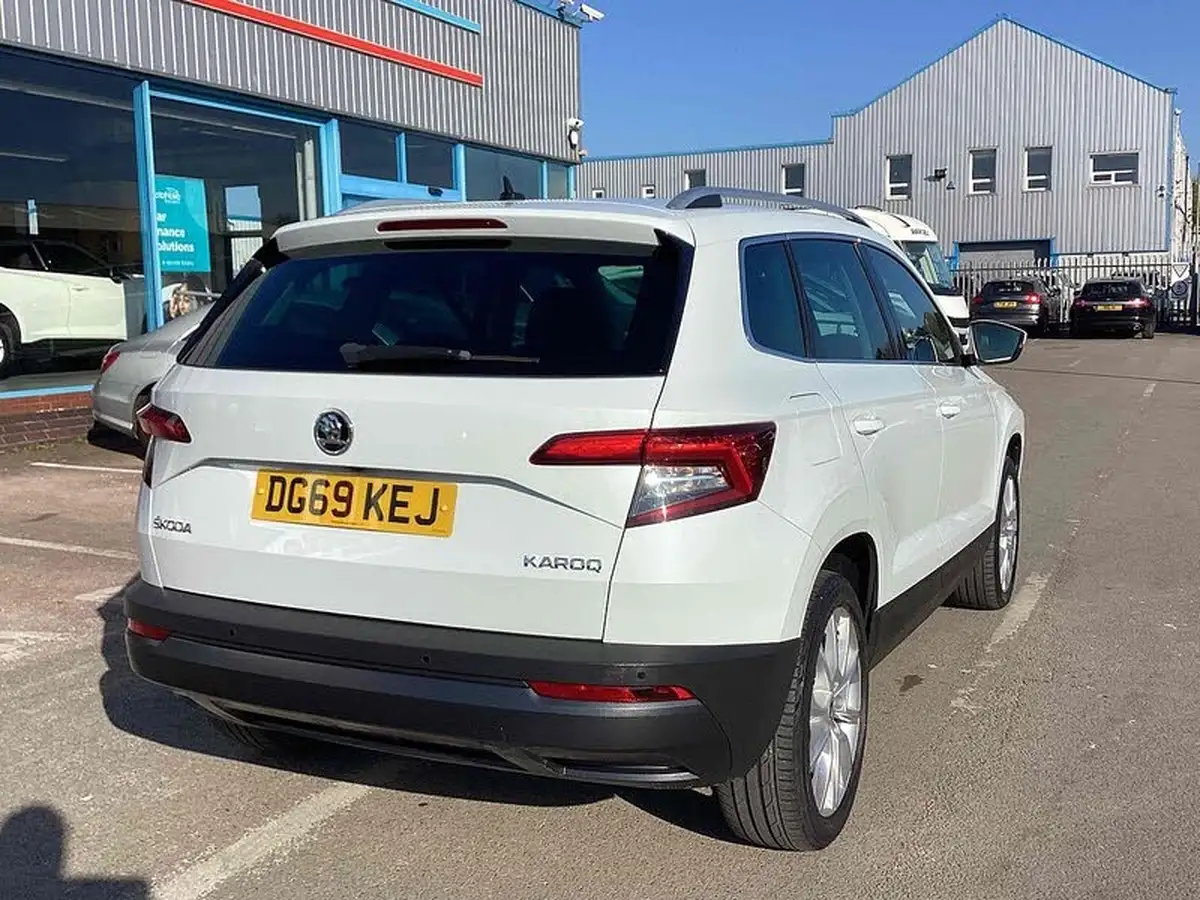 2019-skoda-karoq-10-tsi-se-l-big-4