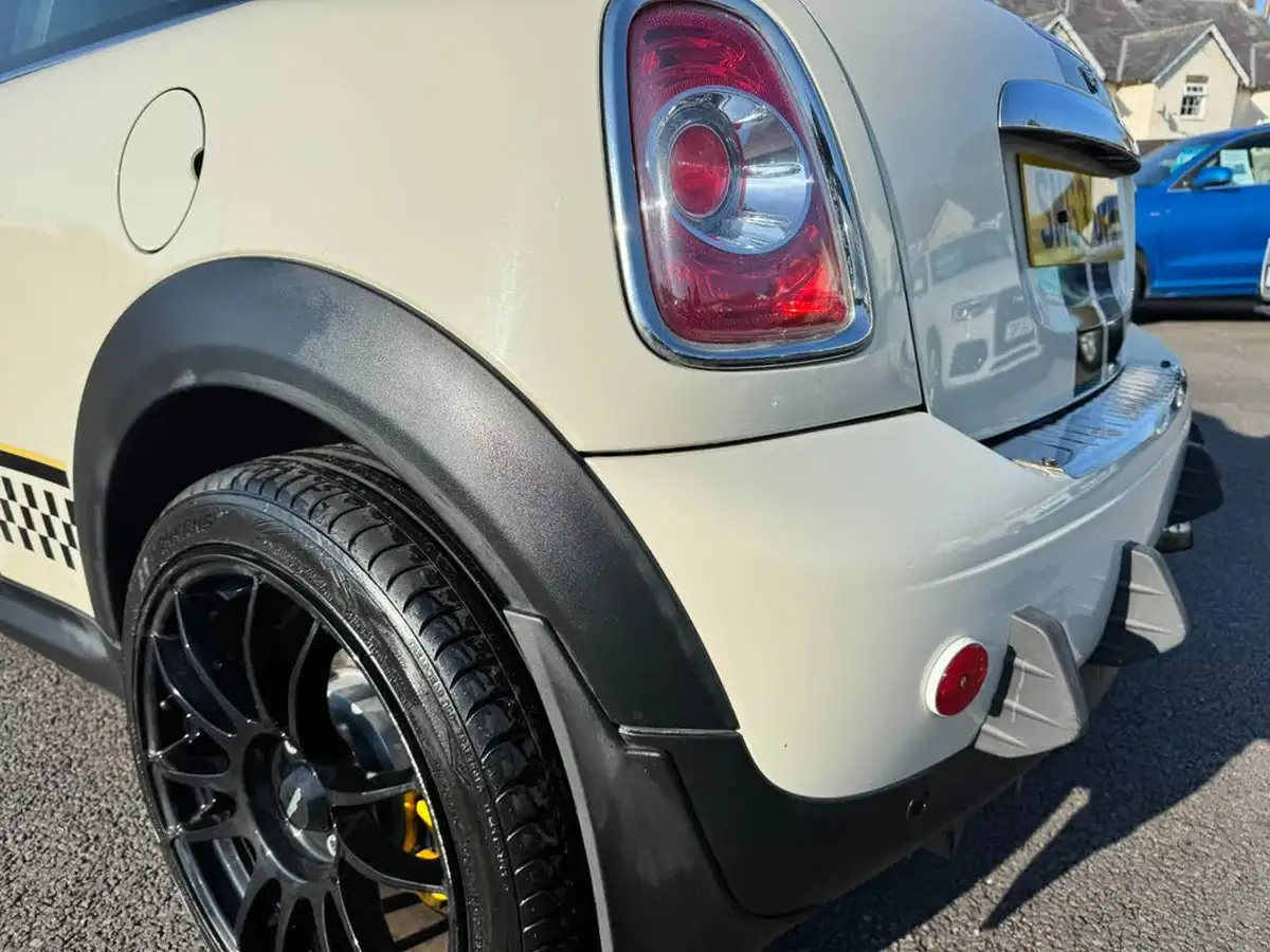 2013-mini-coupe-16-cooper-big-24