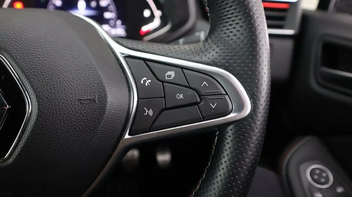 2021-renault-clio-10-tce-rs-line-90ps-big-22