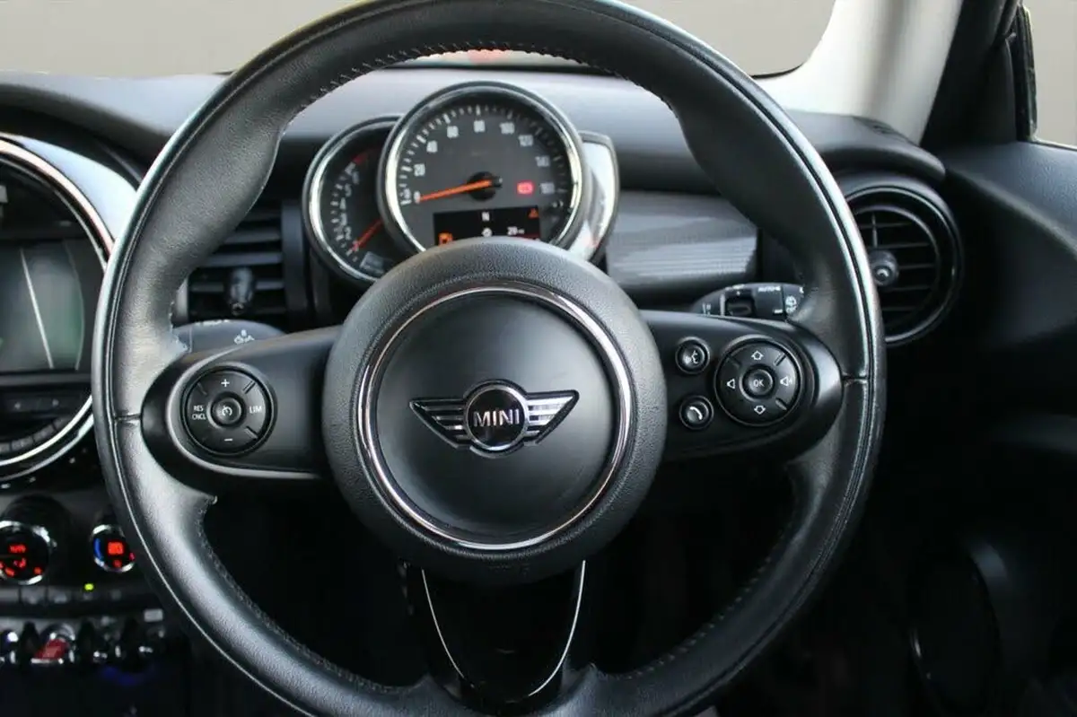 2018-mini-cooper-15-cooper-series-ii-ss-hatchback-3d-big-22