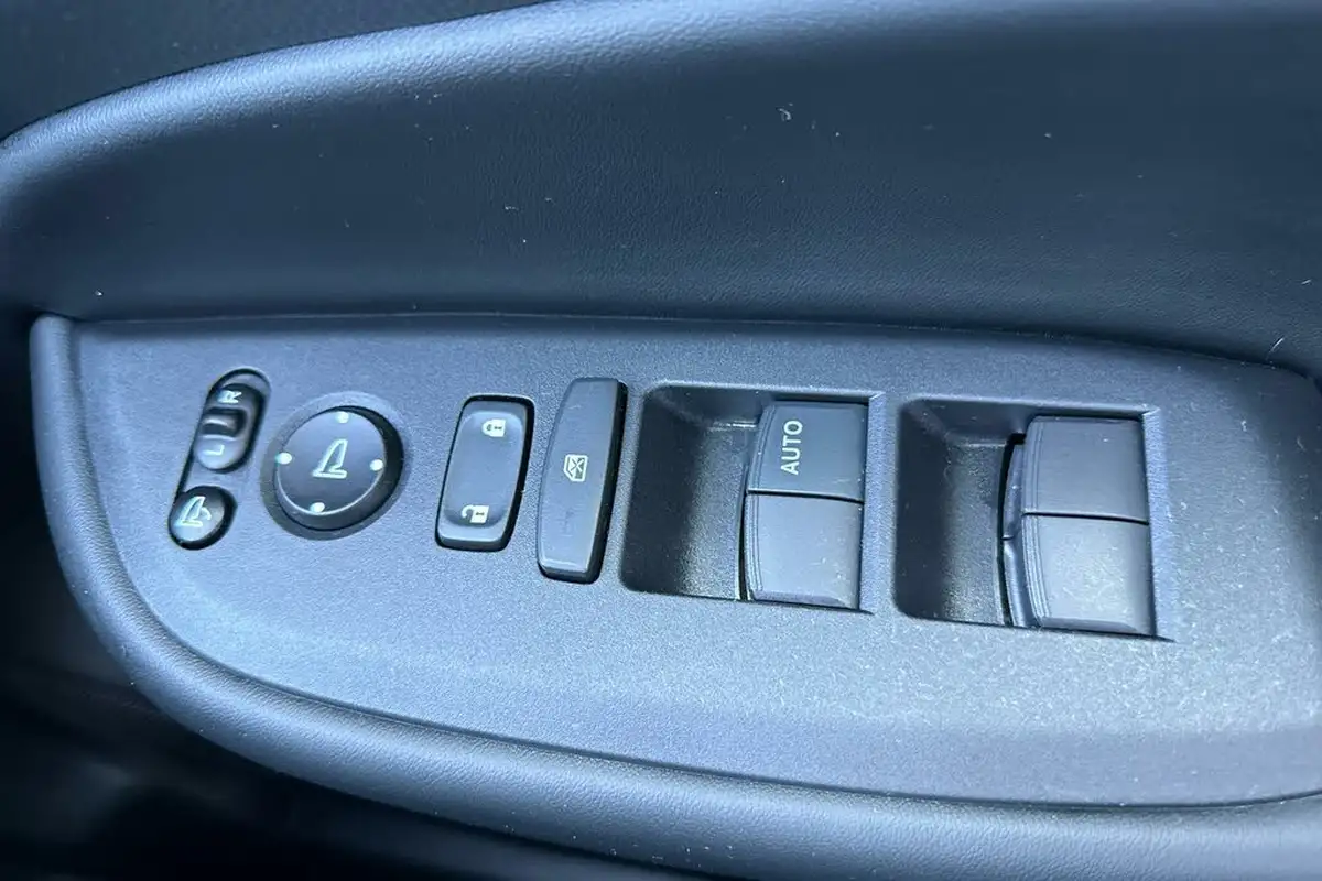2022-honda-jazz-15-i-mmd-sr-109ps-big-14