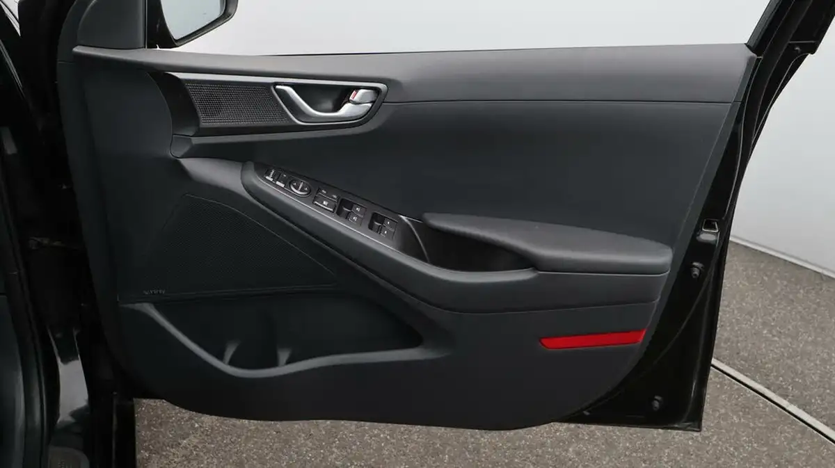 2022-hyundai-ioniq-e-premium-electric-big-15